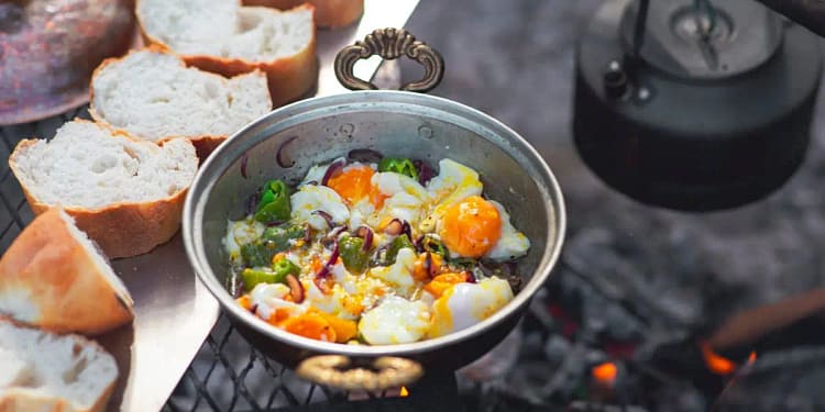 Les 10 meilleurs repas sur le feu à faire en camping